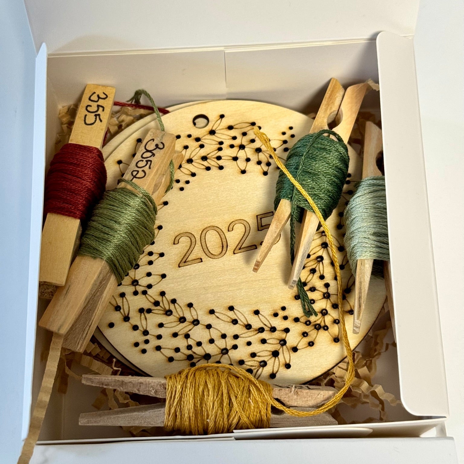 Wooden Embroidery Ornament Set